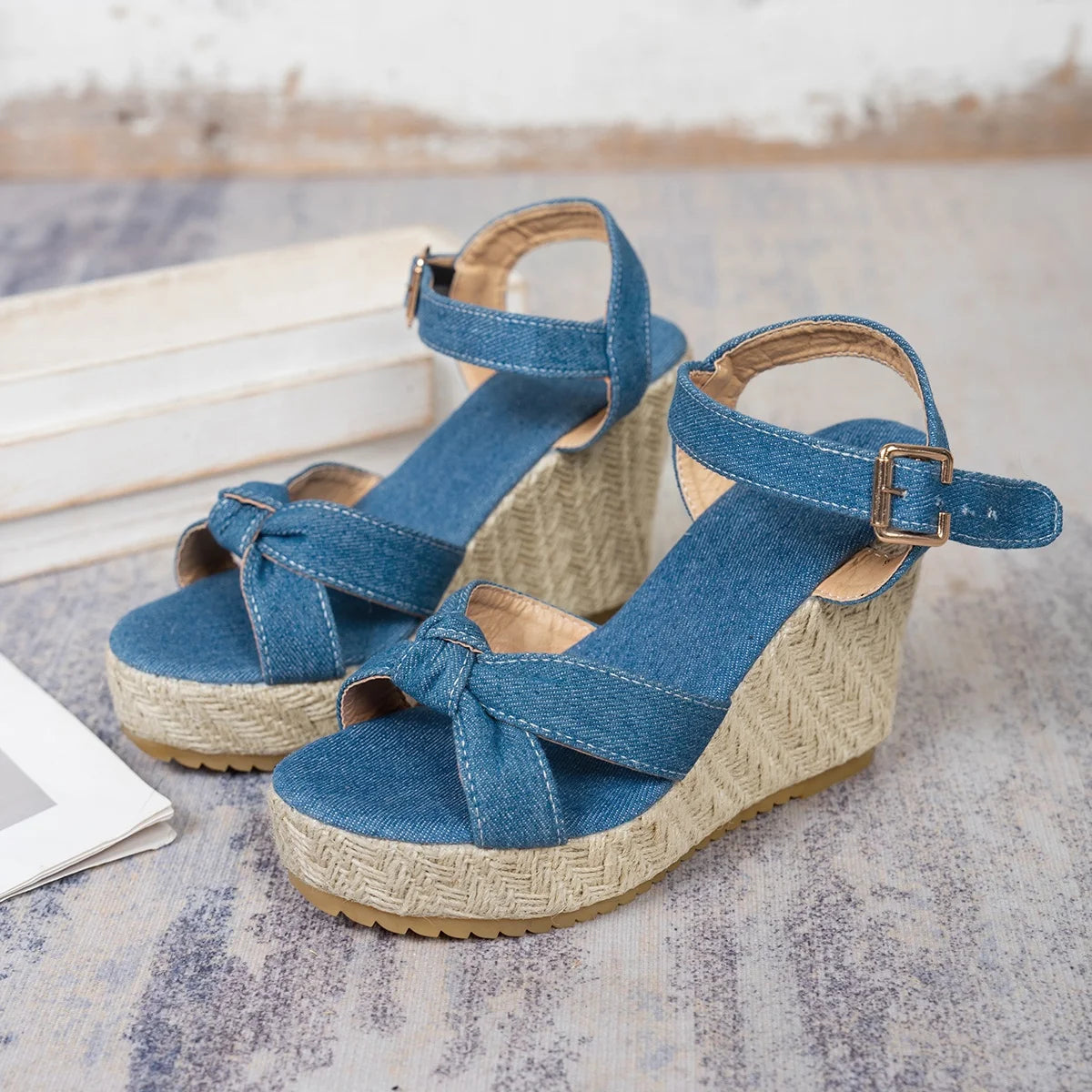 Sandália Plataforma com Fivela – Salto Alto para Festas